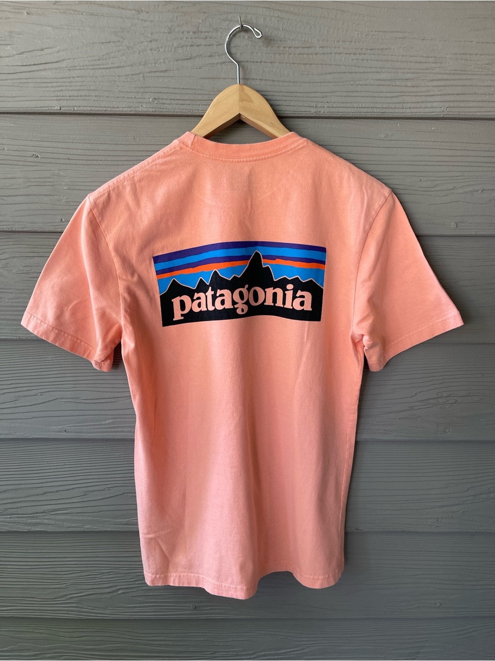 Patagonia P-6 Pocket Responsibili-Tee XS Light Pink Peach S/S T-Shirt Recycled